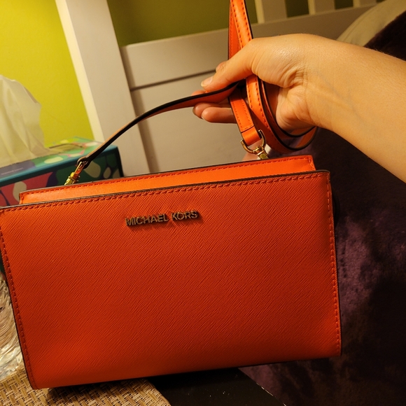 NWT Michael Kors Crossbody Bag - Picture 1 of 12